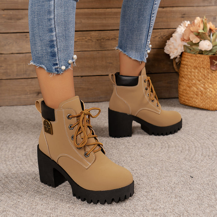 Ladies ankle-high lace-up ankle boots with robust profile heel and padded shaft Mune Fashion