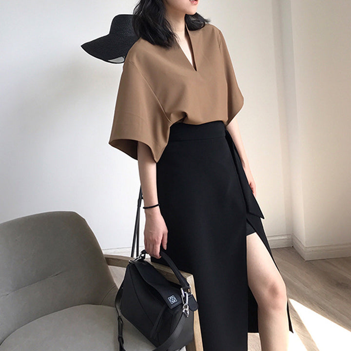 Ladies Elegant Blouse with V-Neck and Loose Fit Mune Fashion