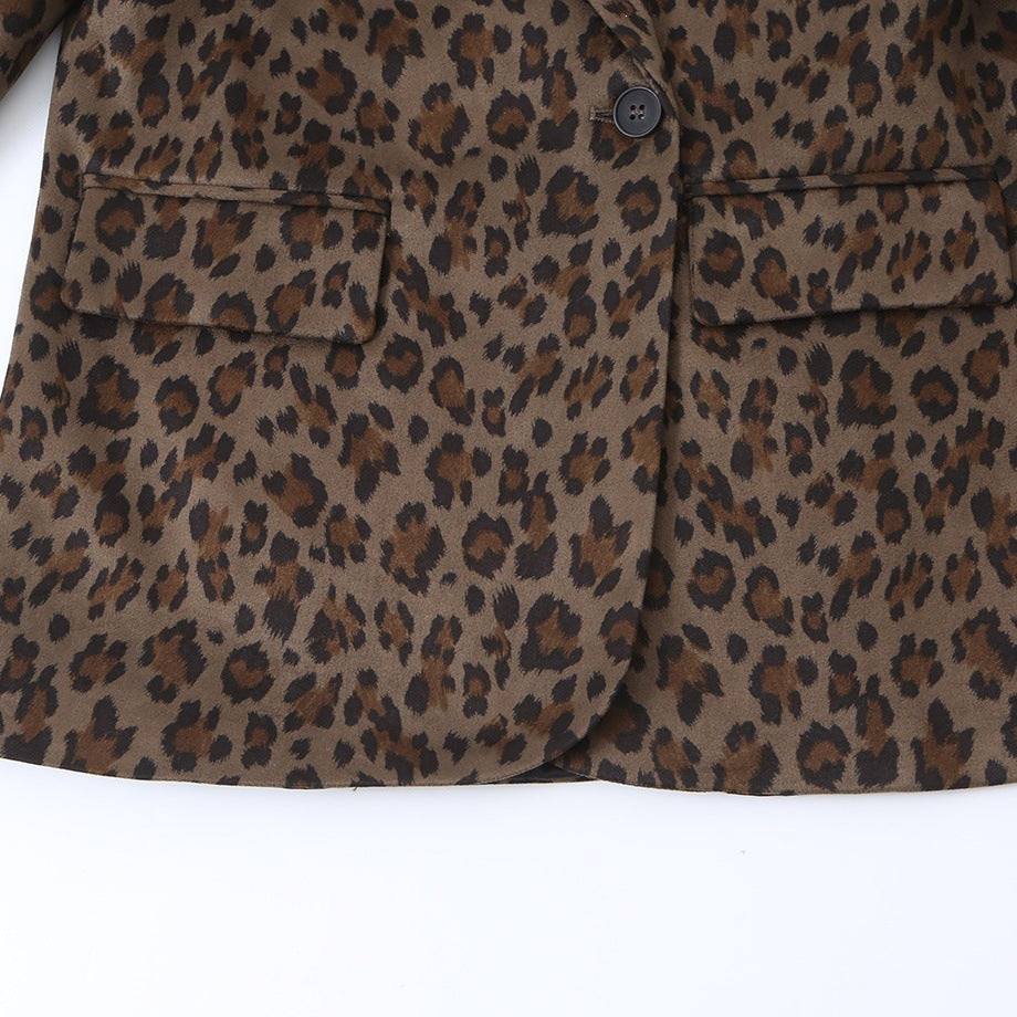 Women's Fitted Blazer in Leopard Print with Lapels and Flap Pockets Mune Fashion