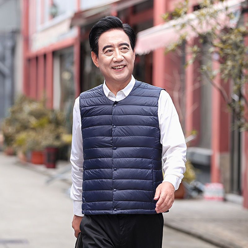 Men's Sleeveless Lightweight Thermal Quilted Vest with Round Neck and Pockets Mune Fashion