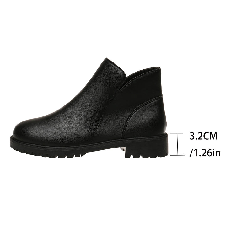 Women's short ankle boots with profiled rubber outsole and side zipper Mune Fashion
