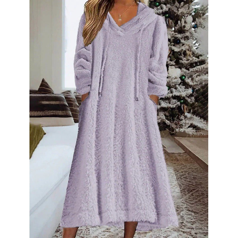 Ladies maxi dress made of teddy fleece with hood, V-neck and side pockets Mune Fashion