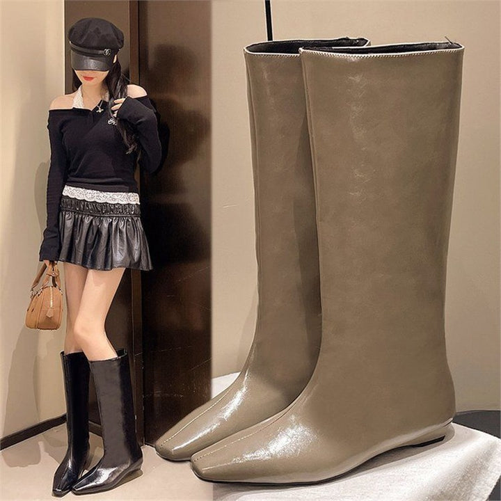 Women mid-cut suede boots with pointed toe shape and flat wedge sole Mune Fashion