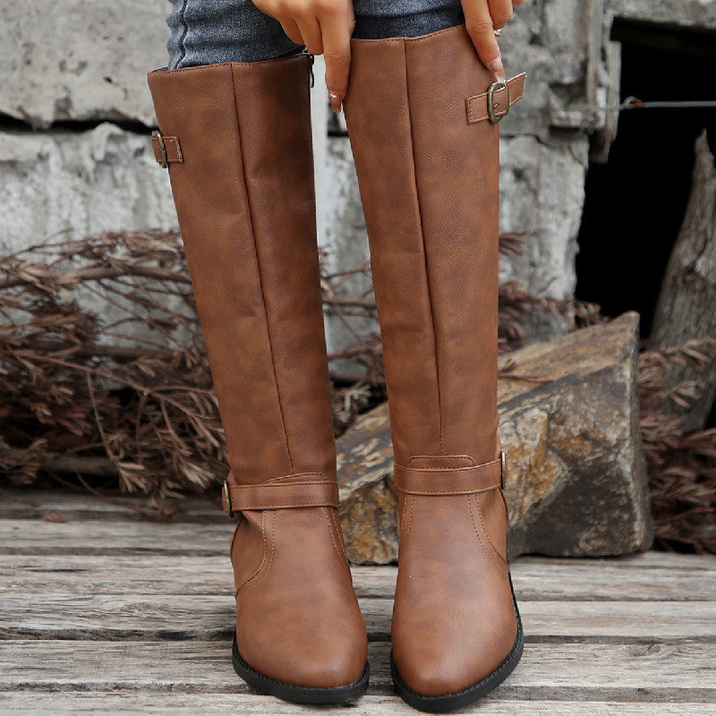 Women's knee-high boots in leather look with side zipper and decorative buckle Mune Fashion