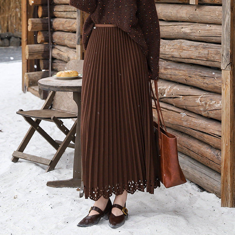Women's pleated midi skirt with fine pleats, elasticated waistband and floral laser-cut hem Mune Fashion