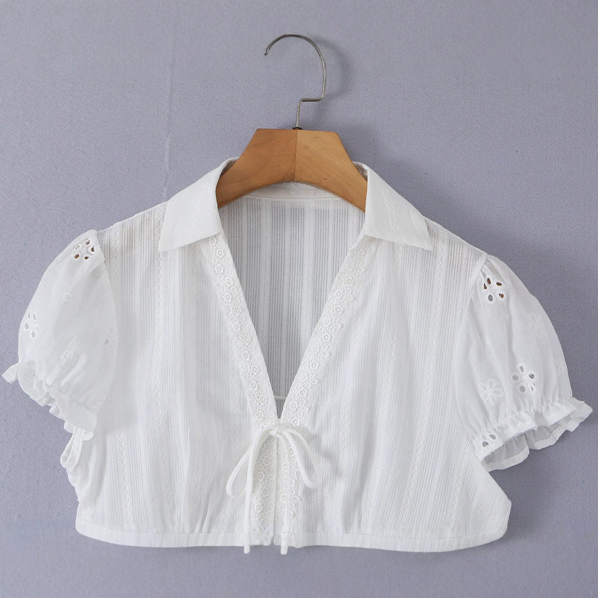 Women Broderie-Anglaise blouse with puff sleeves, waist emphasis and front tie Mune Fashion