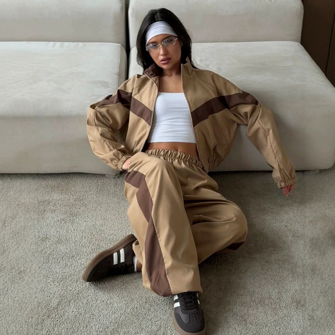 Women Two-Piece Track Set with Cropped Windbreaker and Wide Jogger Mune Fashion