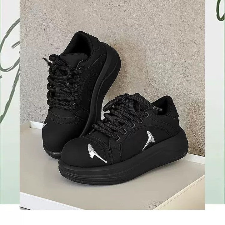 Women Sporty Sneakers with Padded Sole and Modern Design Mune Fashion