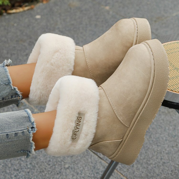 Women’s Warm Short Boots with Cozy Fur Cuff and Light Platform Sole Mune Fashion