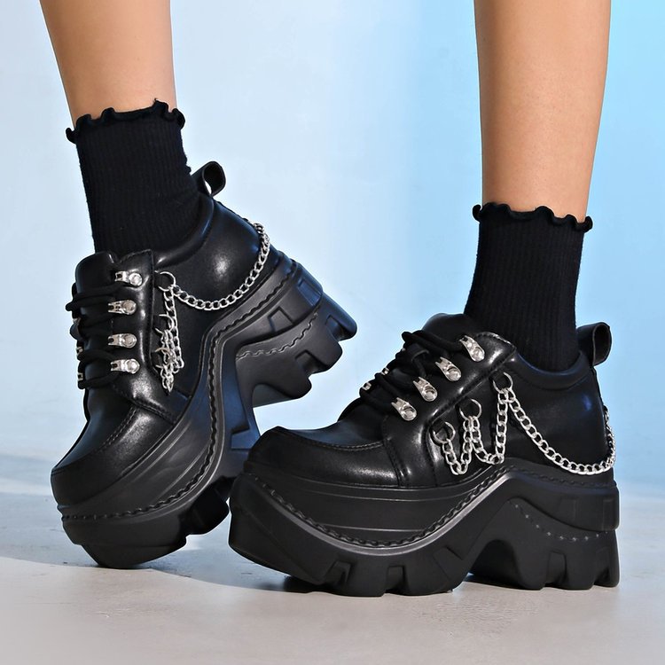 Women's Platform Chunky Sneaker with Metal Chains and Distinctive Profile Sole Mune Fashion