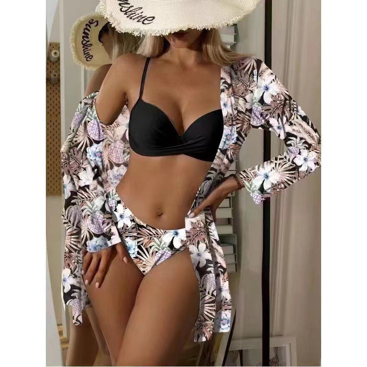 Women's beach bikini with floral embellishments and elegant kimono Mune Fashion