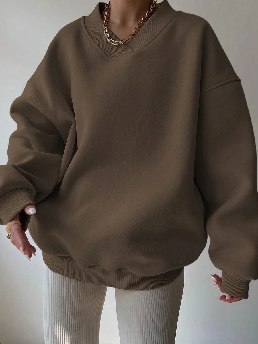 Women's Oversized V-Neck Sweatshirt with Reinforced Ribbed Collar and Extra Wide Cut Mune Fashion