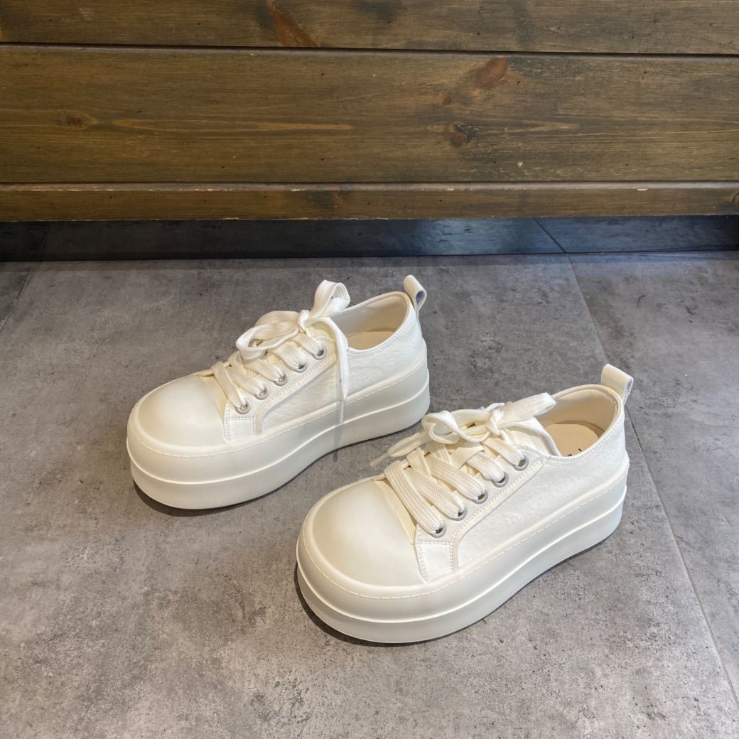 Women’s platform sneaker with robust rubber sole and comfortable cushioning Mune Fashion