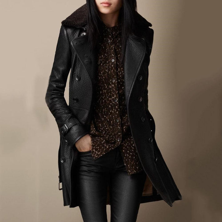 Women's double-breasted leather coat with lamb fur collar and fitted cut Mune Fashion