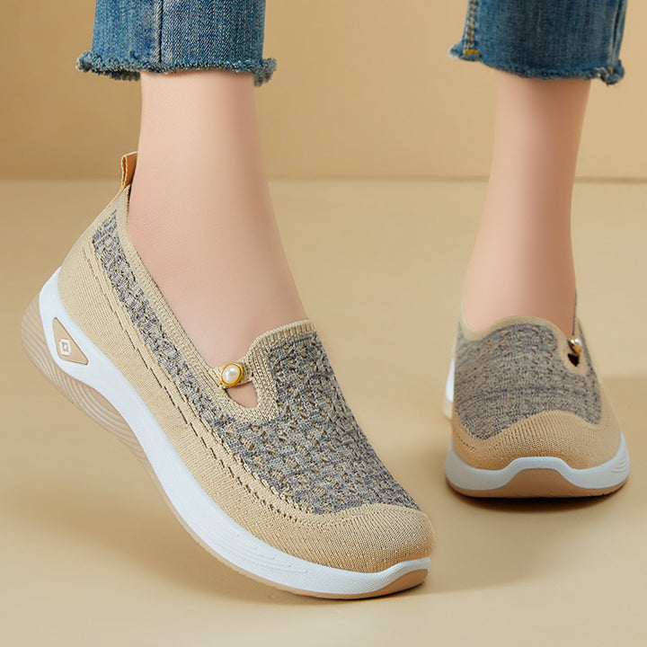 Women's breathable knitted slip-on slippers with pearl application and cushioning EVA sole Mune Fashion