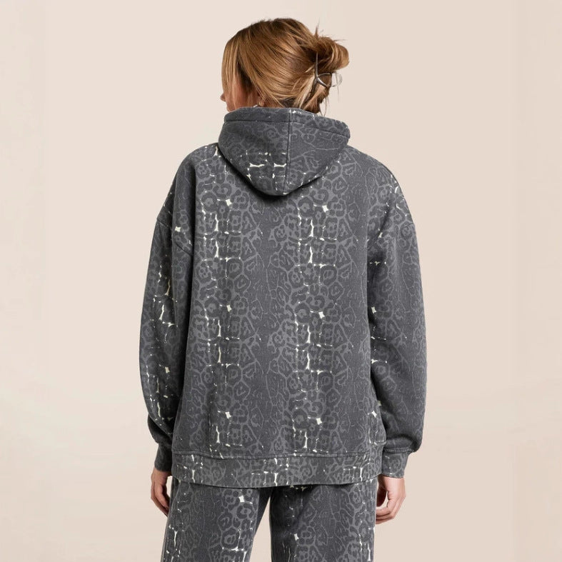 Women's two-piece leisure set with oversized hoodie and loose comfort pants made of brushed sweat with animal print Mune Fashion