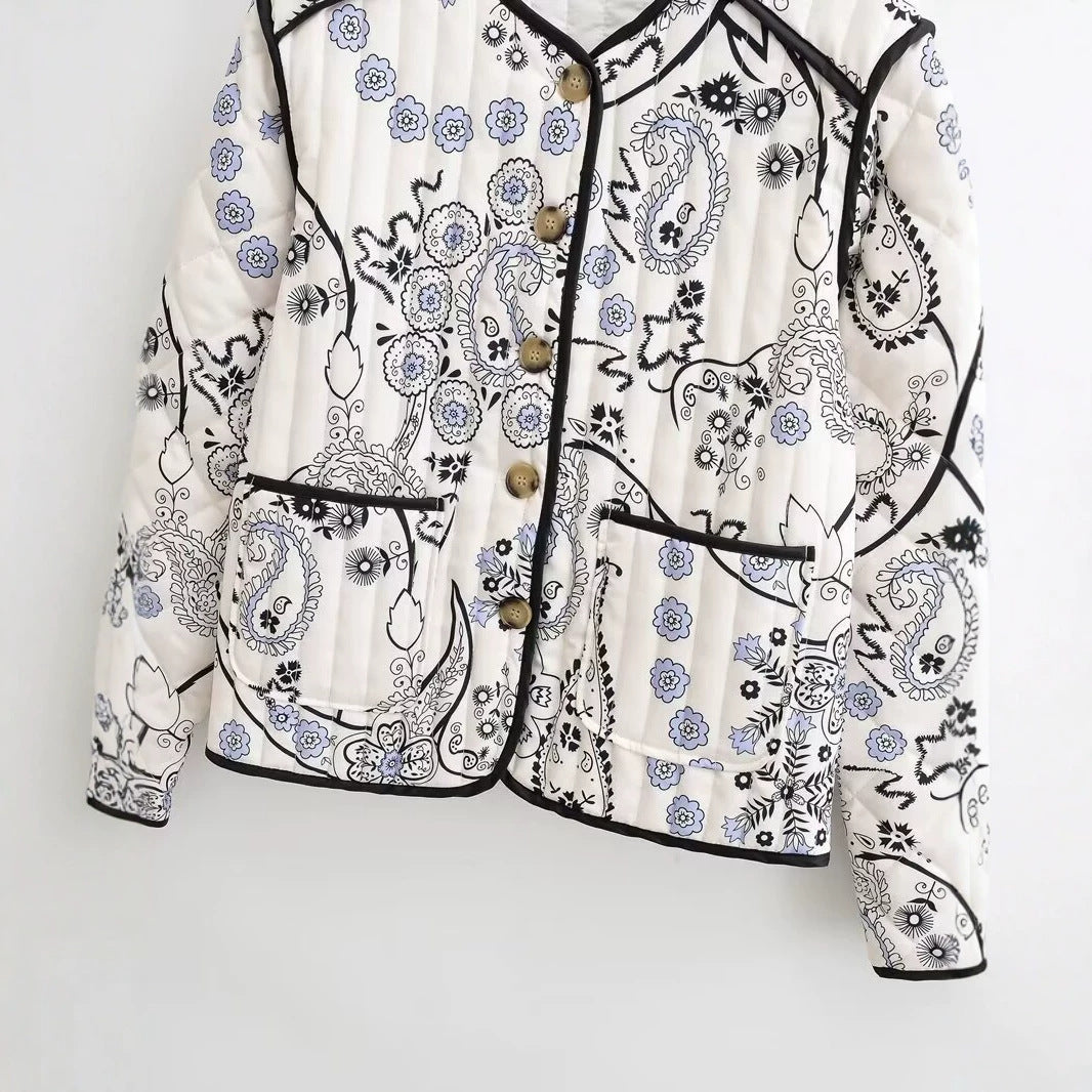 Women's Quilted Short Jacket with Paisley Flower Print, Round Neckline and Contrast Piping Mune Fashion
