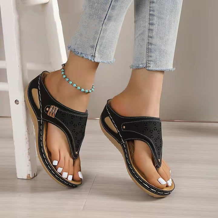 Women’s ergonomic orthopedic toe-post sandals with padded footbed Mune Fashion