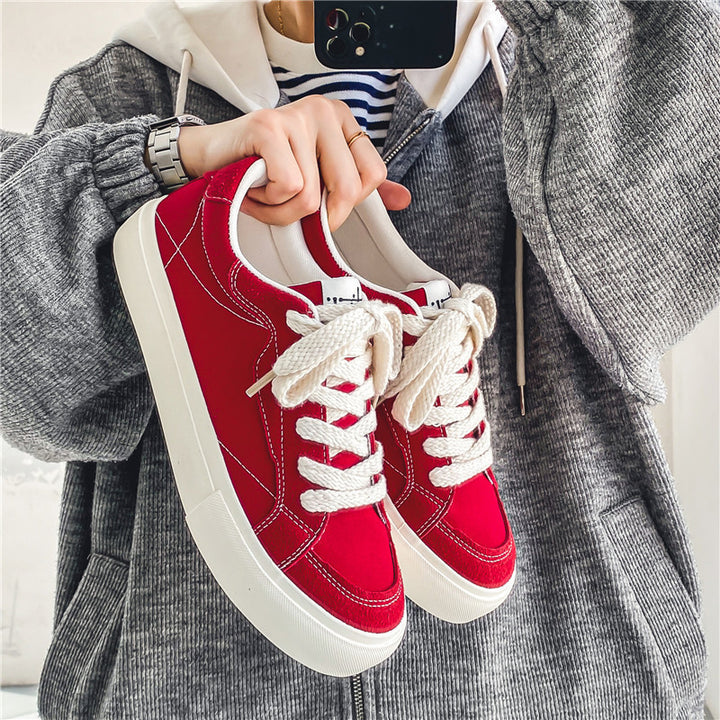 Unisex Low-Top Canvas Sneaker with reinforced seams, padded comfort collar, and vulcanized rubber sole Mune Fashion