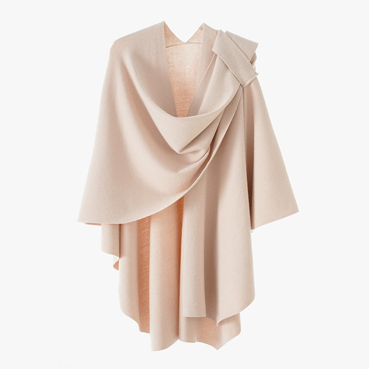 Women's hooded poncho made of fine knit with asymmetric hem Mune Fashion