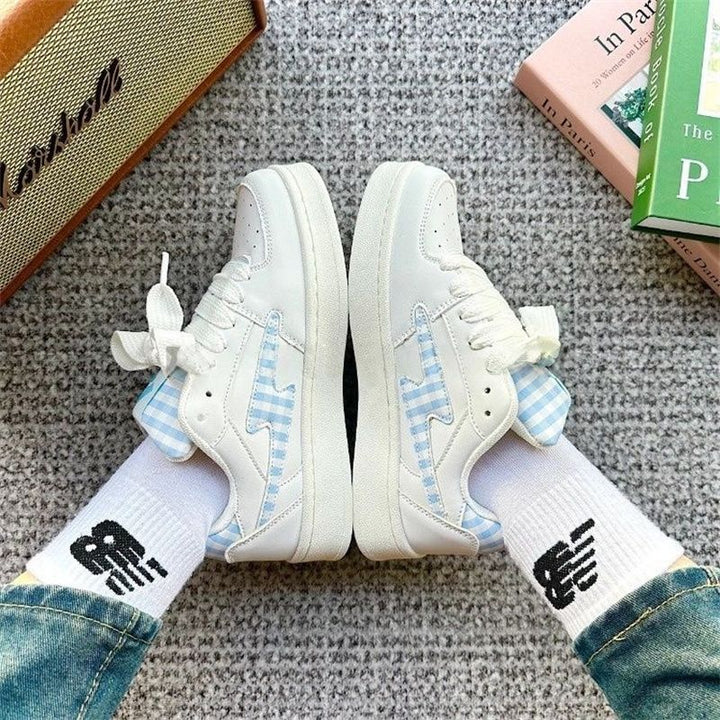 Women's sneakers in a modern check design with breathable materials Mune Fashion