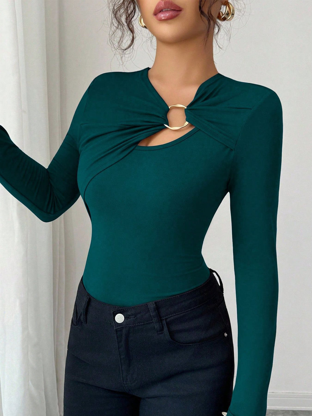 Women's body with figure-hugging long sleeves, leopard print and decorative ring Mune Fashion