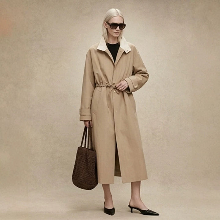 Women Tailored Coat in Trenchcoat Style with Drawstring Waist and Contrast Collar Mune Fashion