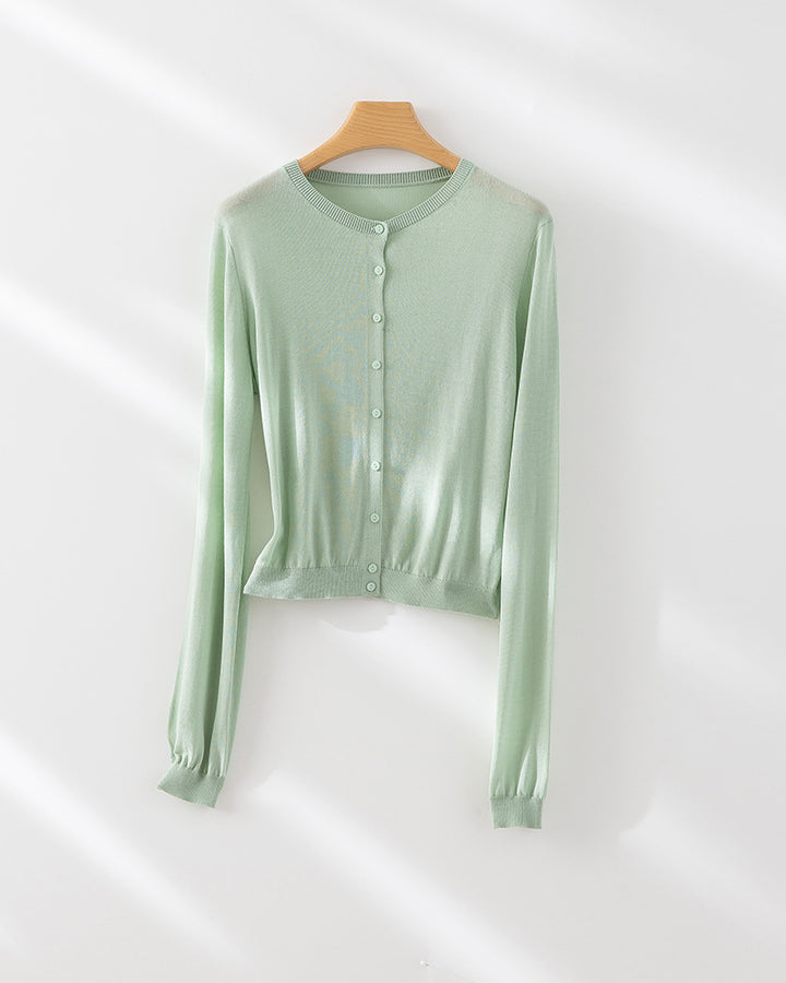Women's fine-knit cardigan with round neckline and fitted silhouette Mune Fashion