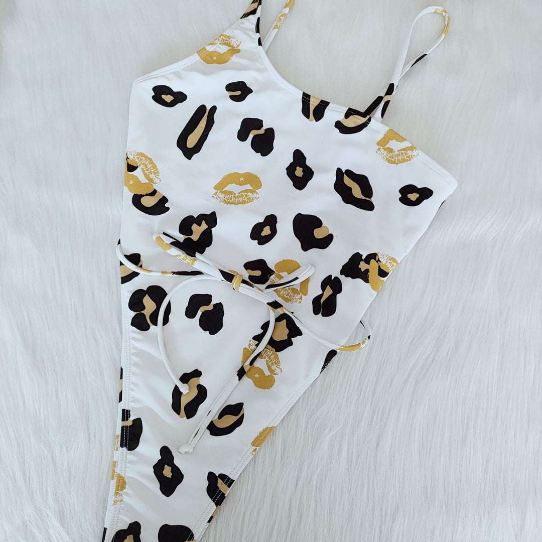 Ladies Elegant Swimsuit with Tying Detail Mune Fashion