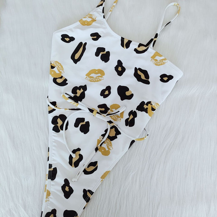 Ladies Elegant Swimsuit with Tying Detail Mune Fashion
