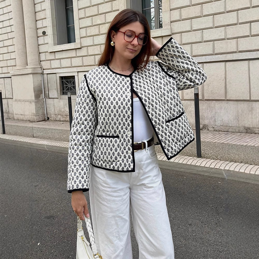 Ladies quilted short jacket with all-over pattern and contrasting piping Mune Fashion