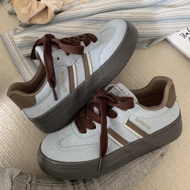 Women's sneakers with comfortable lacing and cushioning sole Mune Fashion