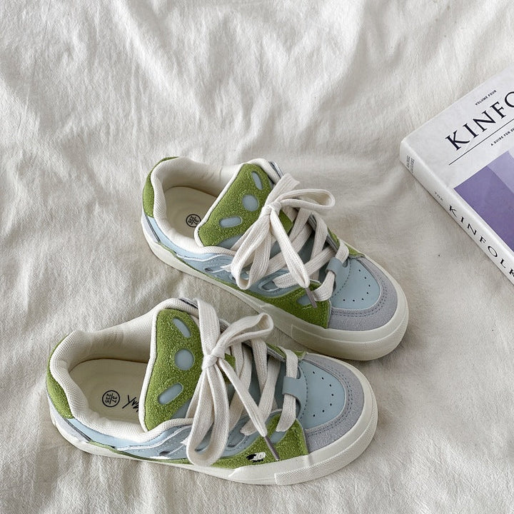 Women's sneakers in modern design with soft upper material from Mune Fashion