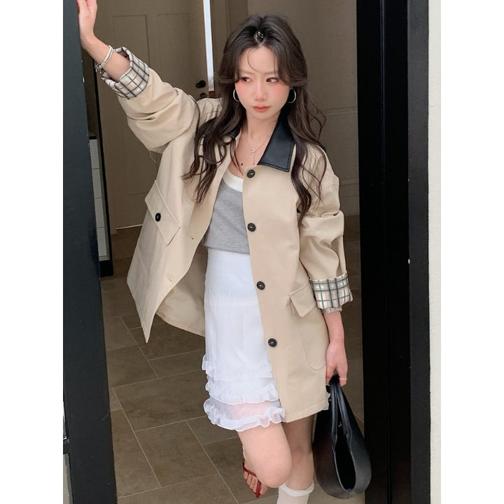 Women's Short Boxy Trench with Contrasting Lapel, Checked Sleeve Trim, and Applied Flap Pockets Mune Fashion