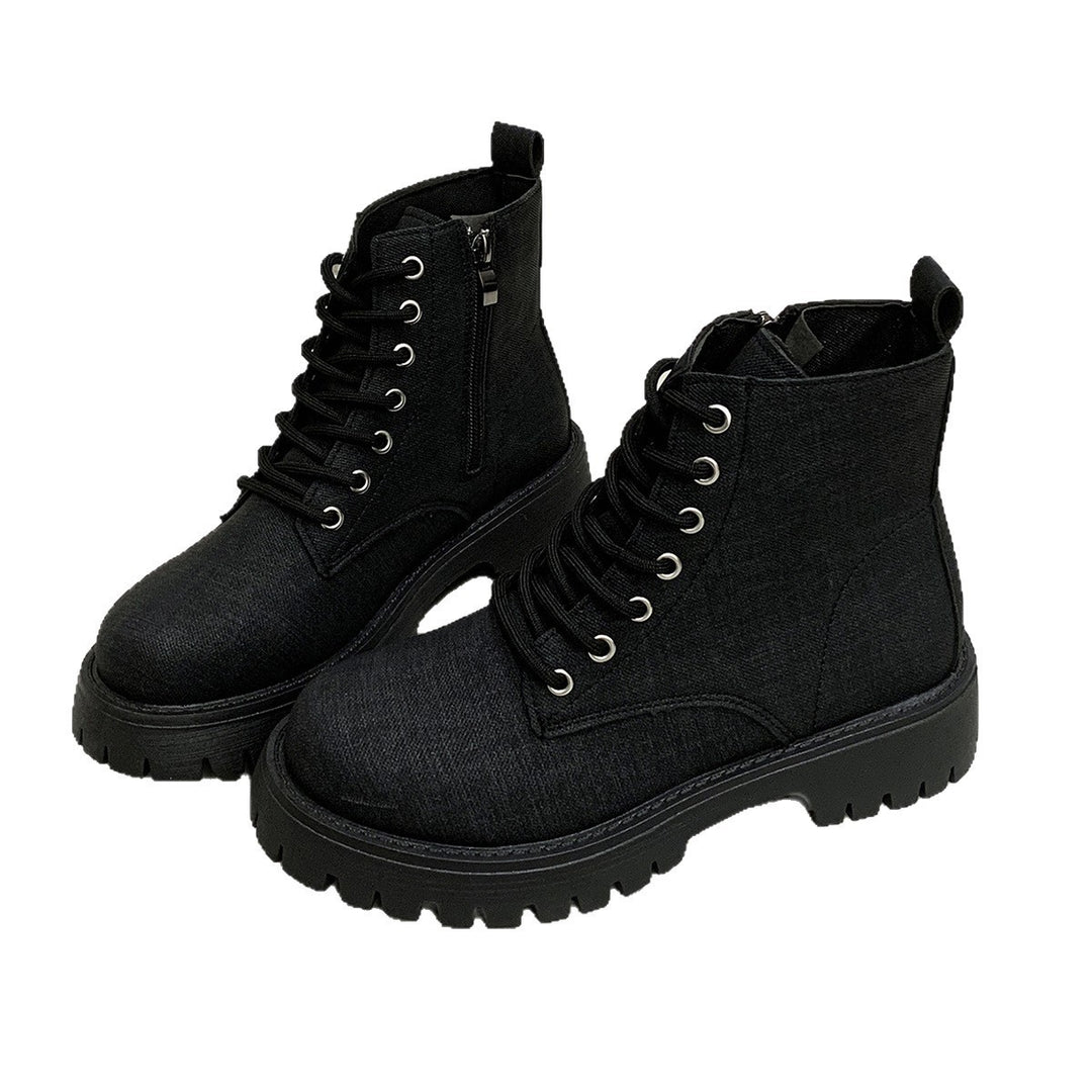 Women's sturdy lace-up boots with a low profile, padded comfort insole and side zipper Mune Fashion