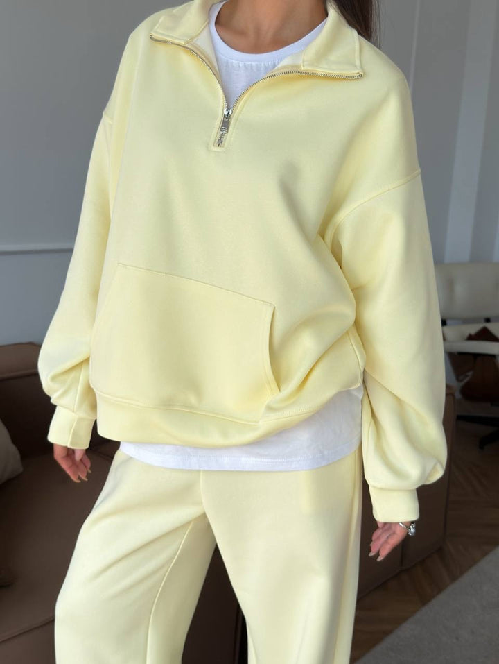 Women nan wide half-zip lounge set with hoodie, kangaroo pocket and flowing wide-leg pants Mune Fashion