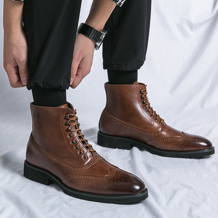 Men's classic brogue lace-up ankle boot with perforated wingtip and grippy rubber sole Mune Fashion