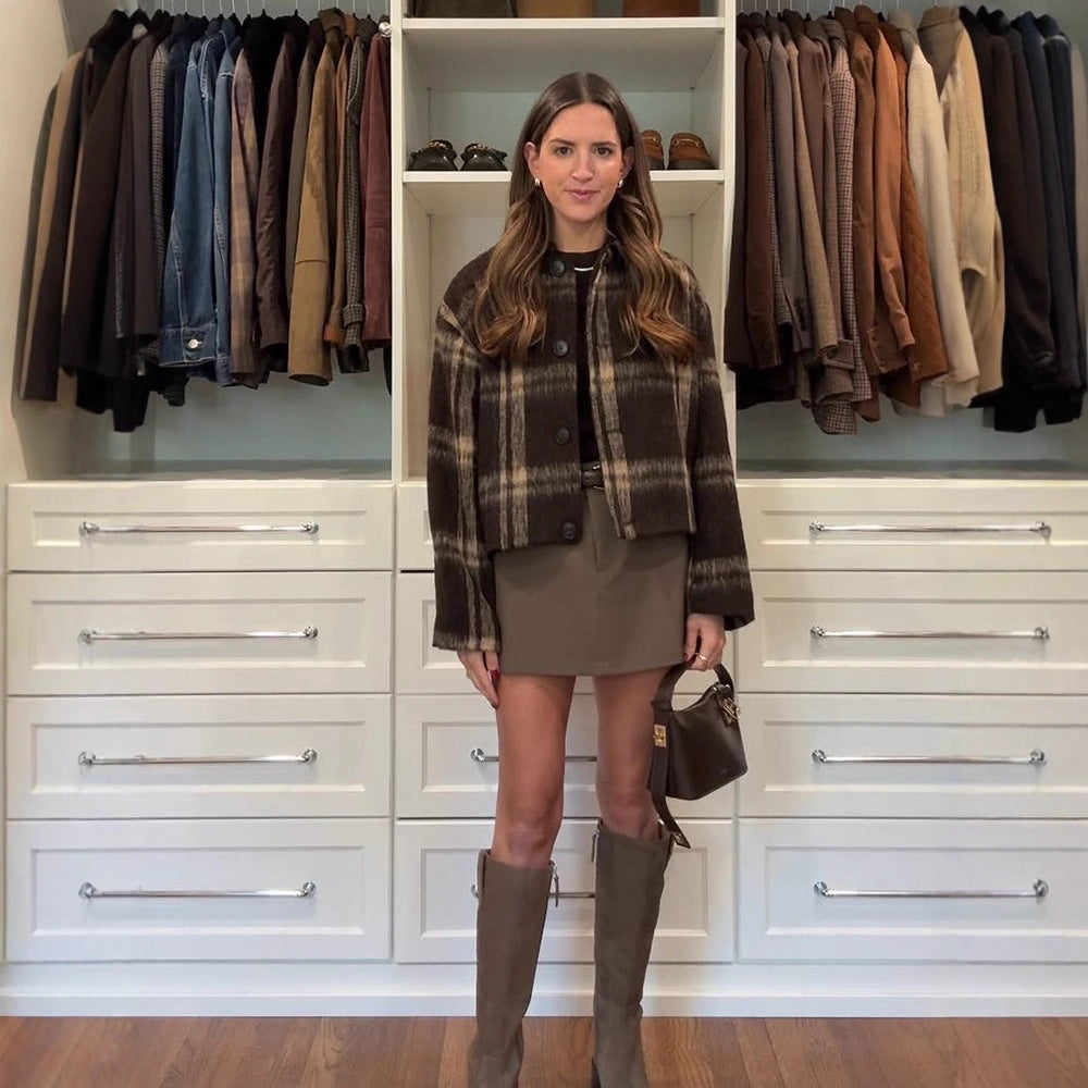 Women's short checkered bouclé jacket with boxy silhouette and button placket Mune Fashion