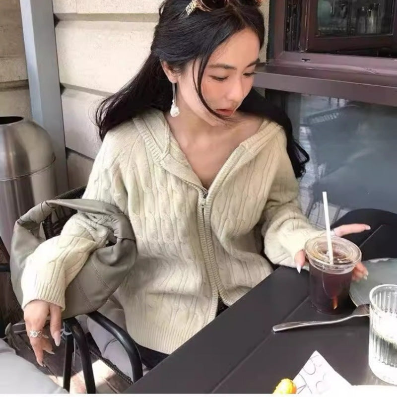 Women's cable-knit cardigan with full zip and tailored fit Mune Fashion