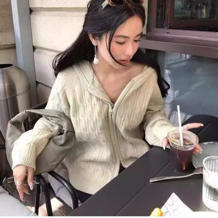 Women's cable-knit cardigan with full zip and tailored fit Mune Fashion