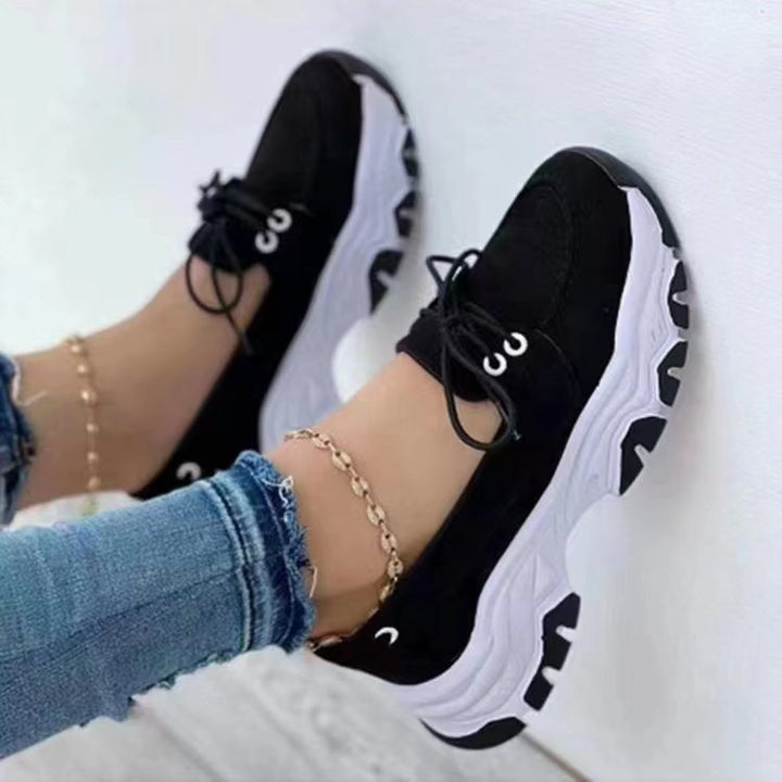 Ladies' platform sneakers with thick tread sole and sporty lace-up design Mune Fashion