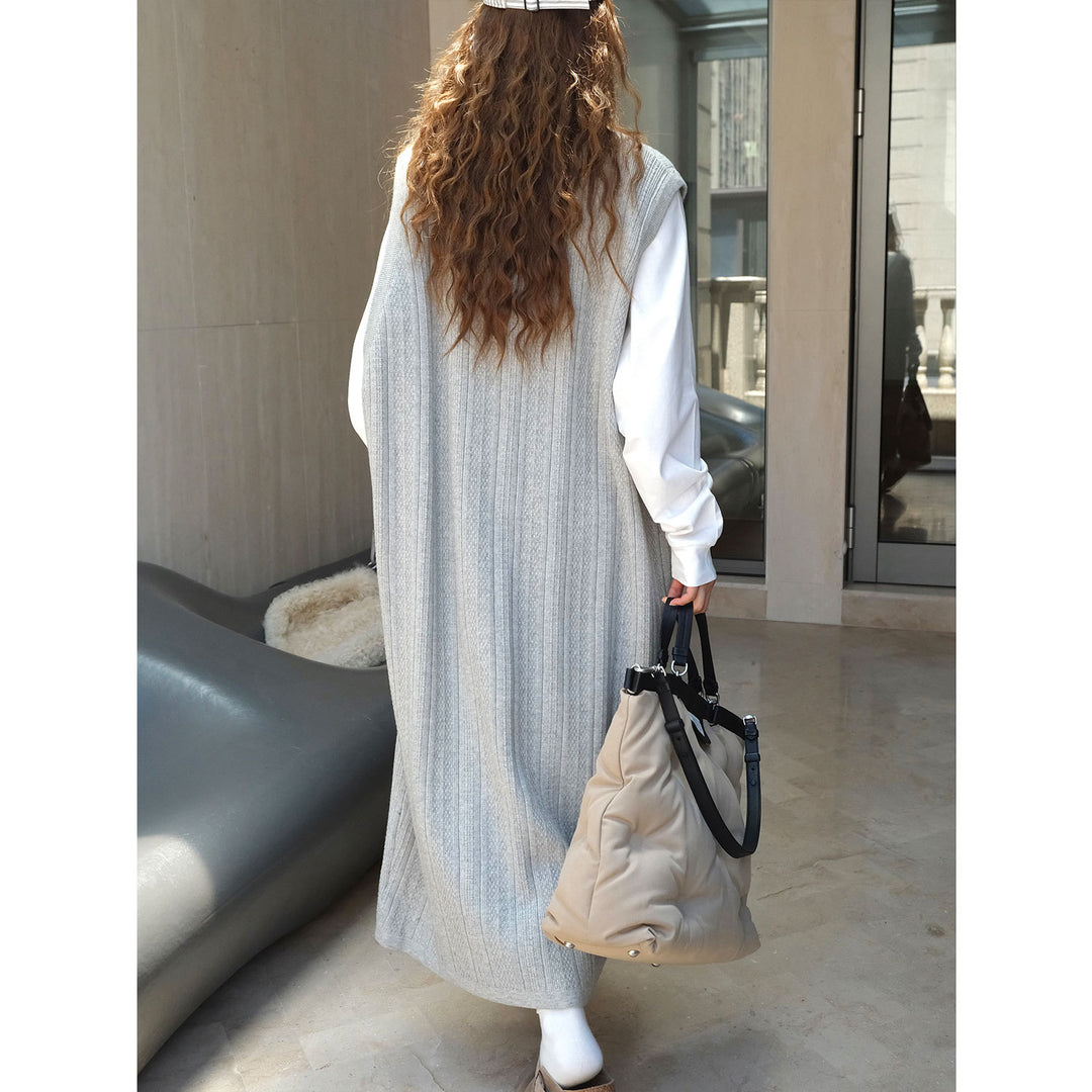 Women Small Perforated Bucket Crossbody Bag with Adjustable Shoulder Strap Mune Fashion