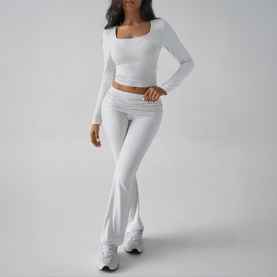 Women's figure-hugging cropped set with long-sleeve top with square neckline and flared high-waist yoga pants Mune Fashion
