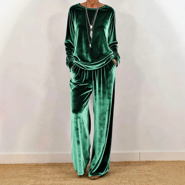 Women Velvet Loungewear Set with Wide Leg, Elastic Waistband and Round Neckline Mune Fashion