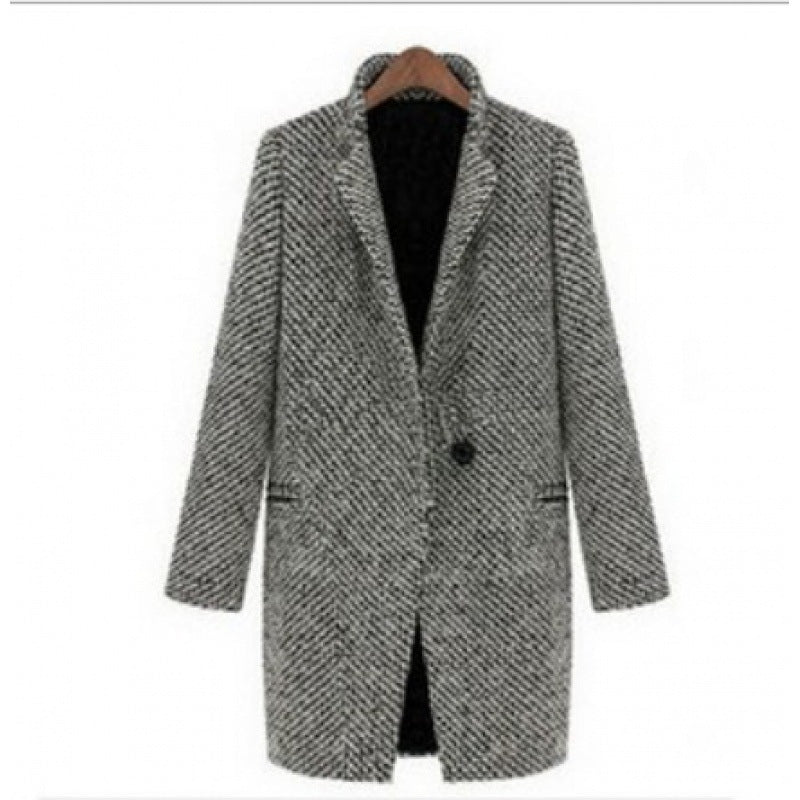 Women's wool blend coat in herringbone bouclé with straight cut and lapel collar Mune Fashion