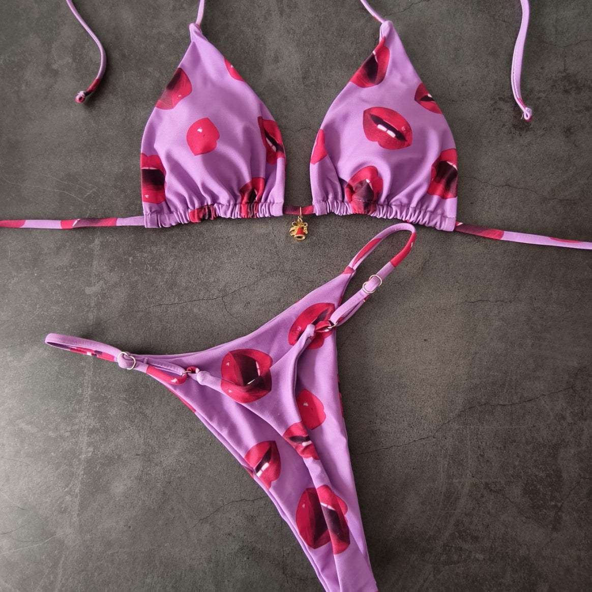 Women's bikini set with adjustable triangle top and high cut hipster Mune Fashion