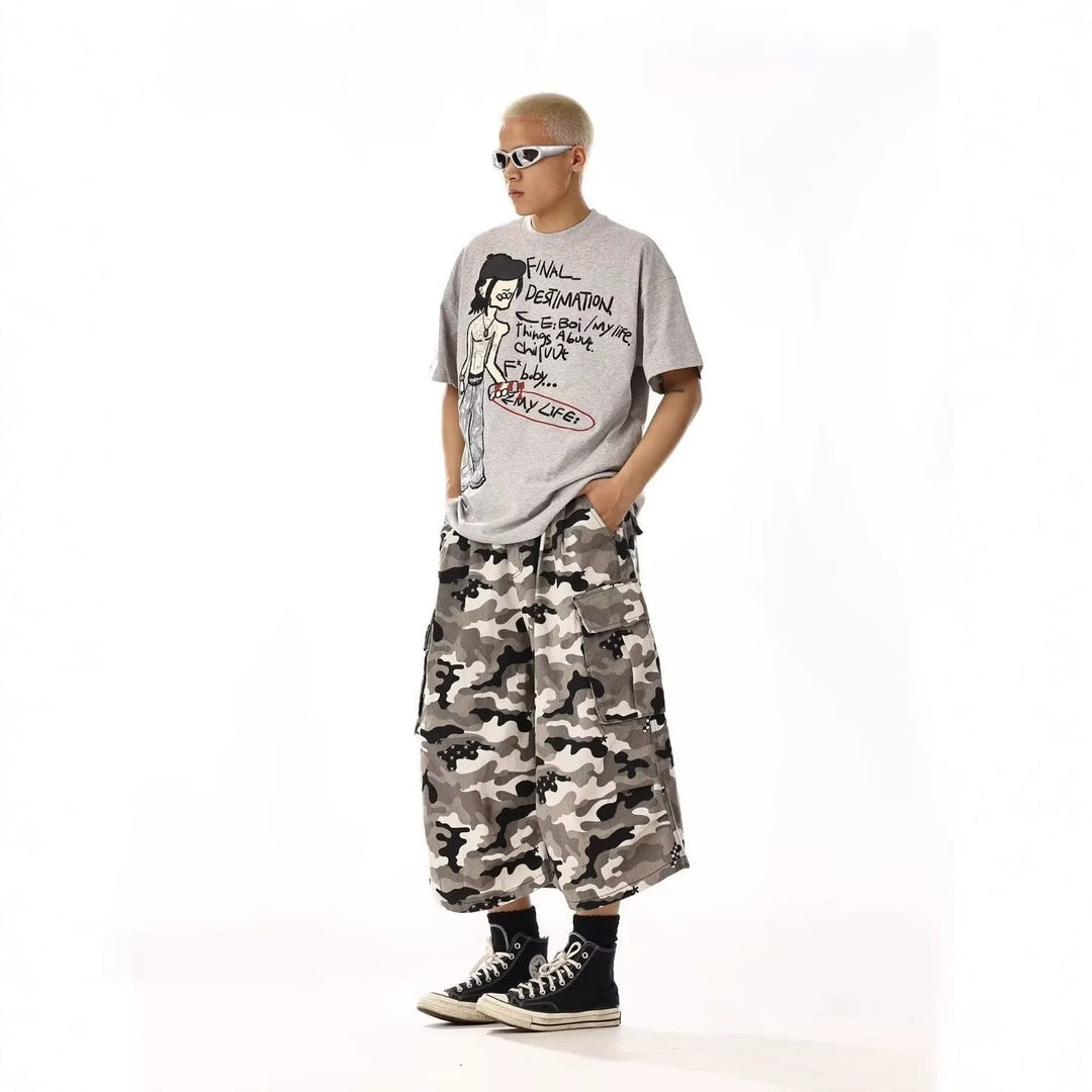 Men's cargo shorts with a loose fit and camouflage pattern Mune Fashion
