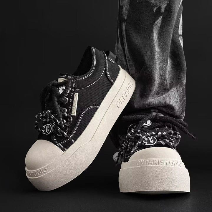Women's sneakers with a unique lacing system and cushioned rubber sole Mune Fashion