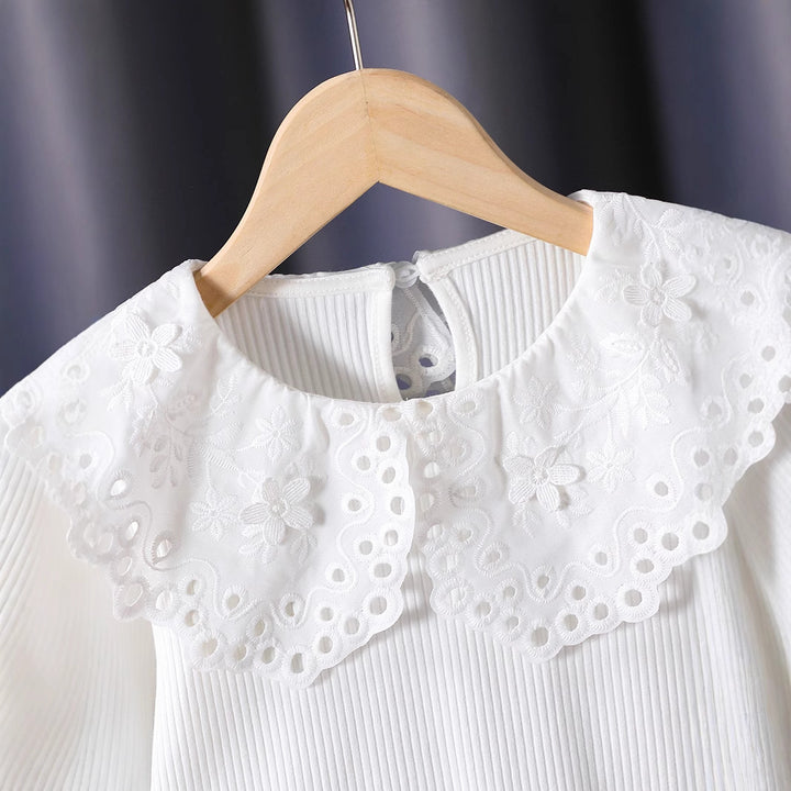 Girl's blouse with voluminous tulle sleeves and elaborate flower embroideries Mune Fashion