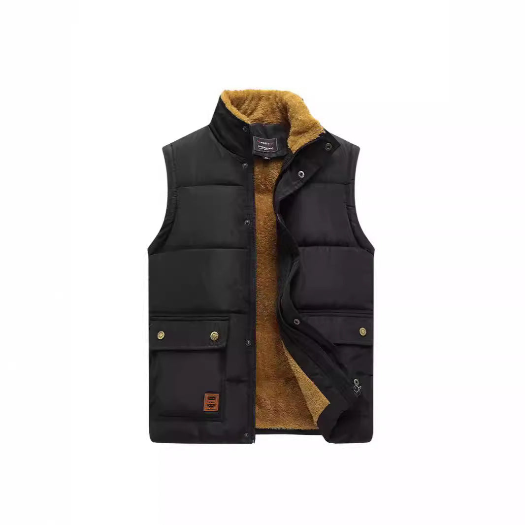 Men's sleeveless thermo quilted vest with cozy teddy inner lining and patch pockets
